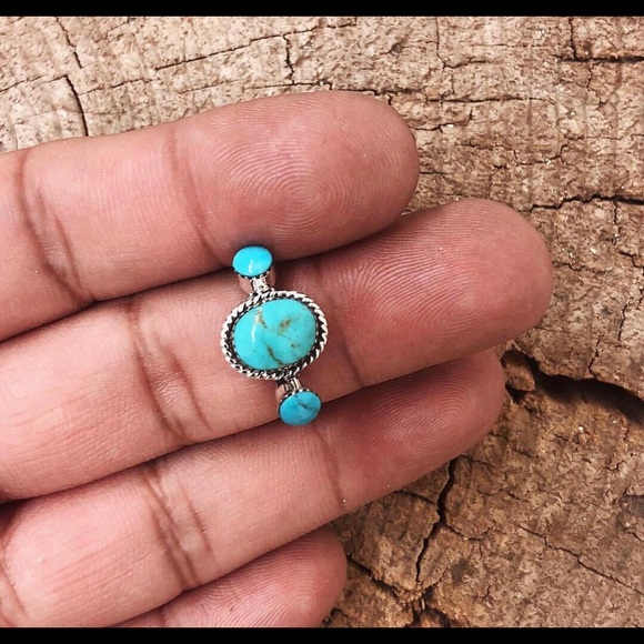 Sterling and Turquoise Ring - Picture 1 of 3